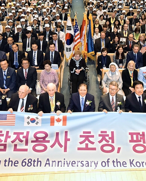 새에덴교회가 (사)한민족평화나눔재단과 (사)김창준미래한미재단과 공동으로 6월 15일부터 22일까지 한국전쟁 69주년 미군참전용사초청 행사를 갖는다. 사진은 지난 68주년 행사모습.