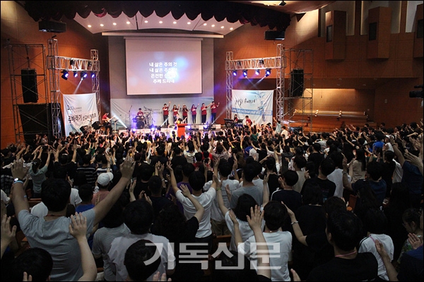 한국교회에 청소년 캠프를 확산시킨 주바라기선교회의 선교비전캠프(사진 아래)도 알찬 프로그램을 준비했다.