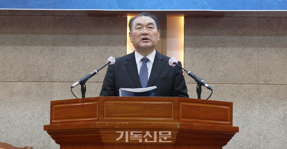 기독교학교정상화추진위원장 김운성 목사가 성명서 발표 취지를 설명하고 있다.