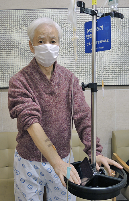 김형중 목사는 현재 병원비 부담으로 서울성모병원에서 통원치료를 받고 있다. 김 목사는 백혈병 진단을 받은 날부터 인터넷 카페(다음 카페 ‘아빠가 쓰는 편지’)에 아들에게 편지를 쓰는 형식의 투병기를 연재하고 있다.