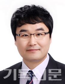 김윤근 목사사단법인 새벽이슬 대표