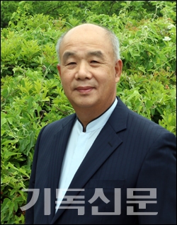 김영복 목사는 훌륭한 역사적 자산들을 교회의 지속적 동력으로 삼겠다고 밝힌다.