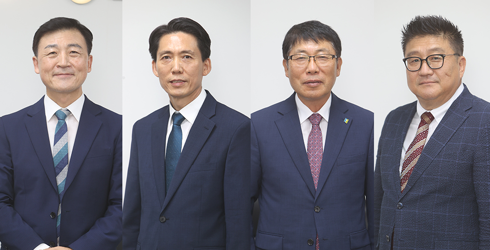 (왼쪽부터)부서기 후보에 등록한 김종철 목사, 김한욱 목사, 부회계 후보에 등록한 김화중 장로, 한복용 장로.