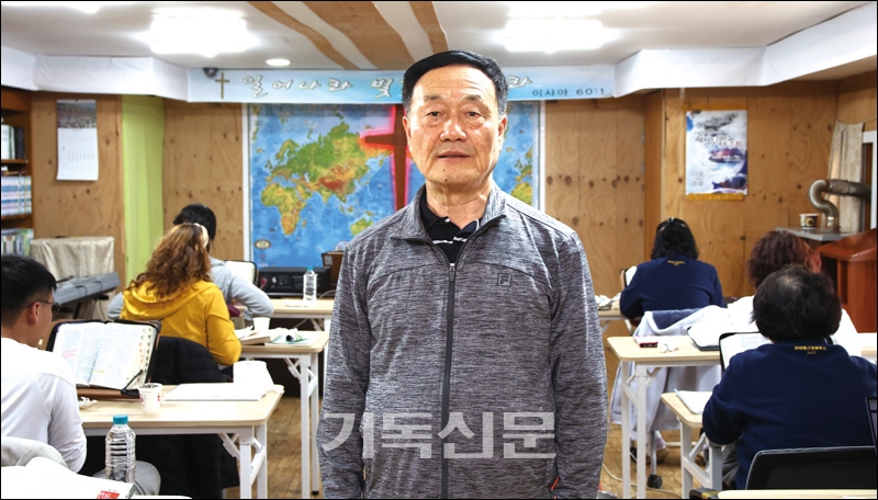 1998년 총신대신대원 3학년 시절부터 시작, 25년을 한결같이 북한선교 외길을 걸어온 최광 목사.