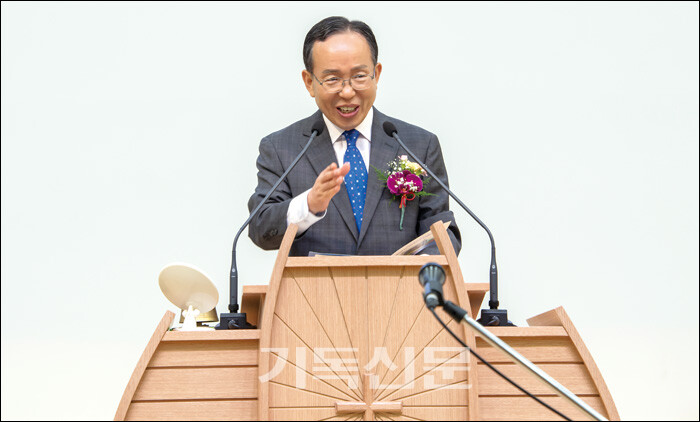광주대성교회 담임 민남기 목사의 모습.