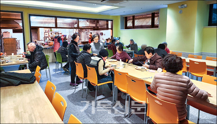 광주동산교회 섬김사역의 새로운 상징이 된 ‘사랑의 식당’ 모습.