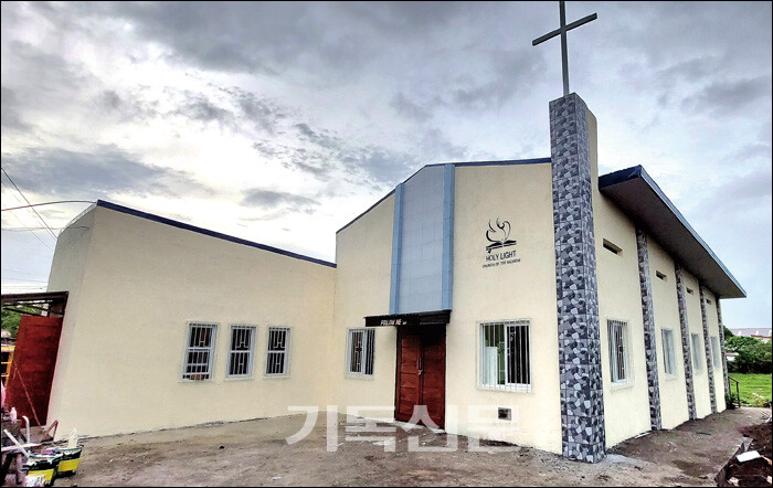 1기 훈련생들이 힘을 합쳐 필리핀 루세나에 세운 현지 교회당.