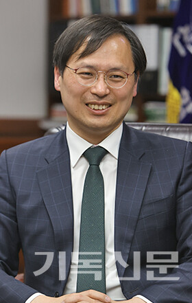 김희석 부총장