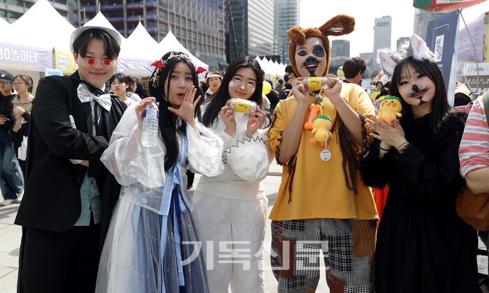 광화문 광장에서는 다양한 볼거리와 체험 프로그램을 제공 하였다.