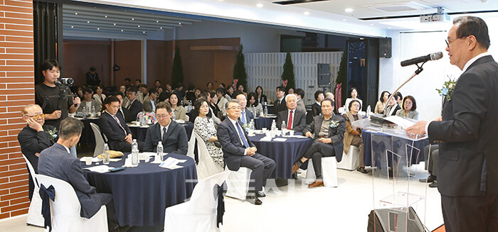 일신기독교선교회 설립 100주년 기념식에서 이사장 인명진 목사가 설교하고 있다.