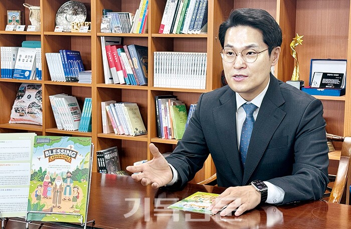 오륜교회 담임 주경훈 목사는 “성경에서 말하는 축복은 ‘받는 것’이 아니라 ‘사는 것’”이라면서 “2025년 꿈미 사역에서는 다음세대가 복의 통로가 되는 축복을 경험한다”고 말했다.