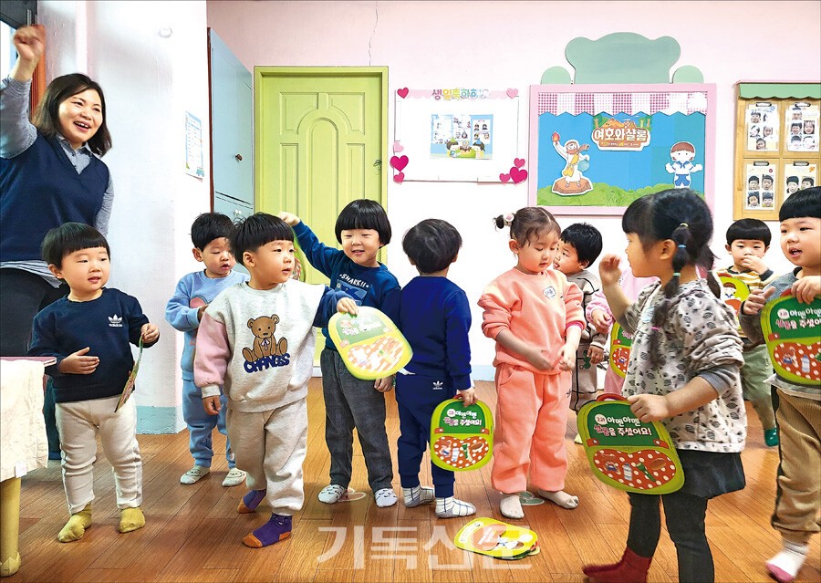 송전교회는 다음세대 교육에도 열심이다. 유아부 아이들이 즐거운 시간을 보내고 있다.
