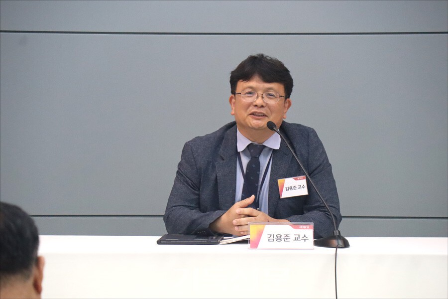 김용준 교수(칼빈대 조직신학)