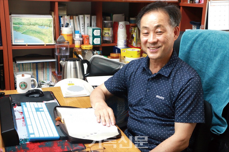 현종규 담임목사는 신령교회를 말씀공동체, 선교공동체로 세워가는 중이다.