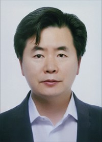 홍순철 교수(고려대학교 산부인과, 성산생명윤리연구소 소장)   