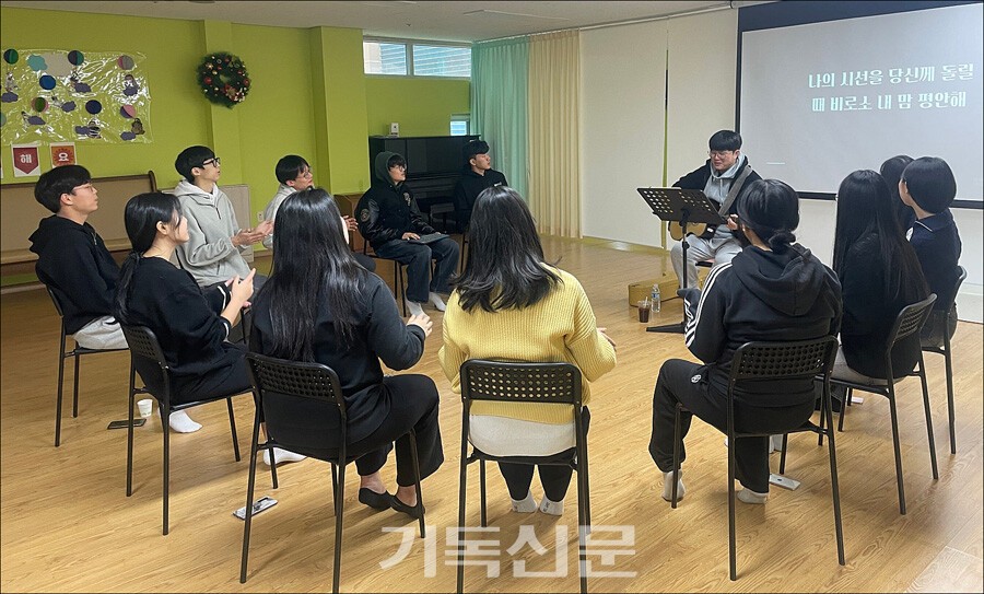 지역별 오프라인 예배 및 소그룹 훈련 등을 통해 방황하기 쉬운 수능 이후 고3들을 예수님의 제자로 세워간다.