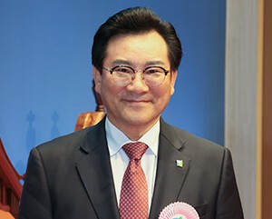 부총회장 정영교 목사 “거룩성 유지하며 새 시대 준비”